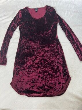 Women’s Burgundy Crushed Velvet Rue 21 Dress M